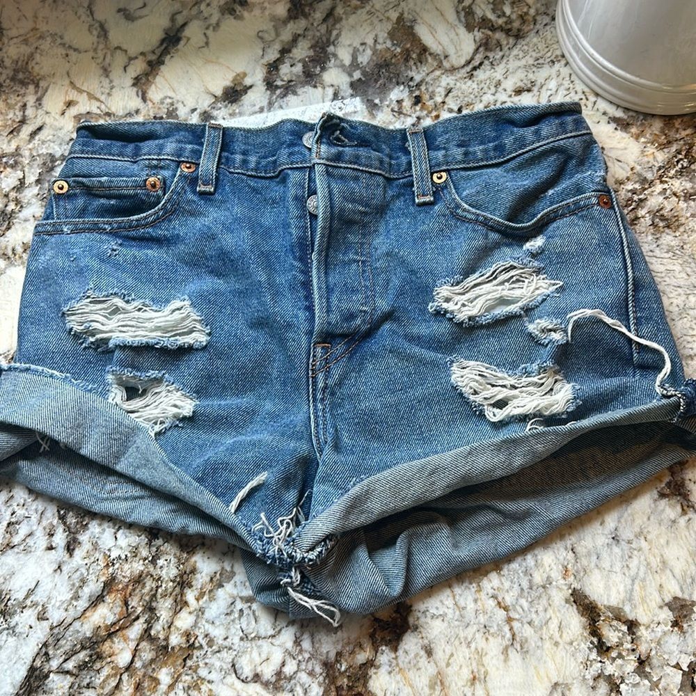 Women’s Levi shorts